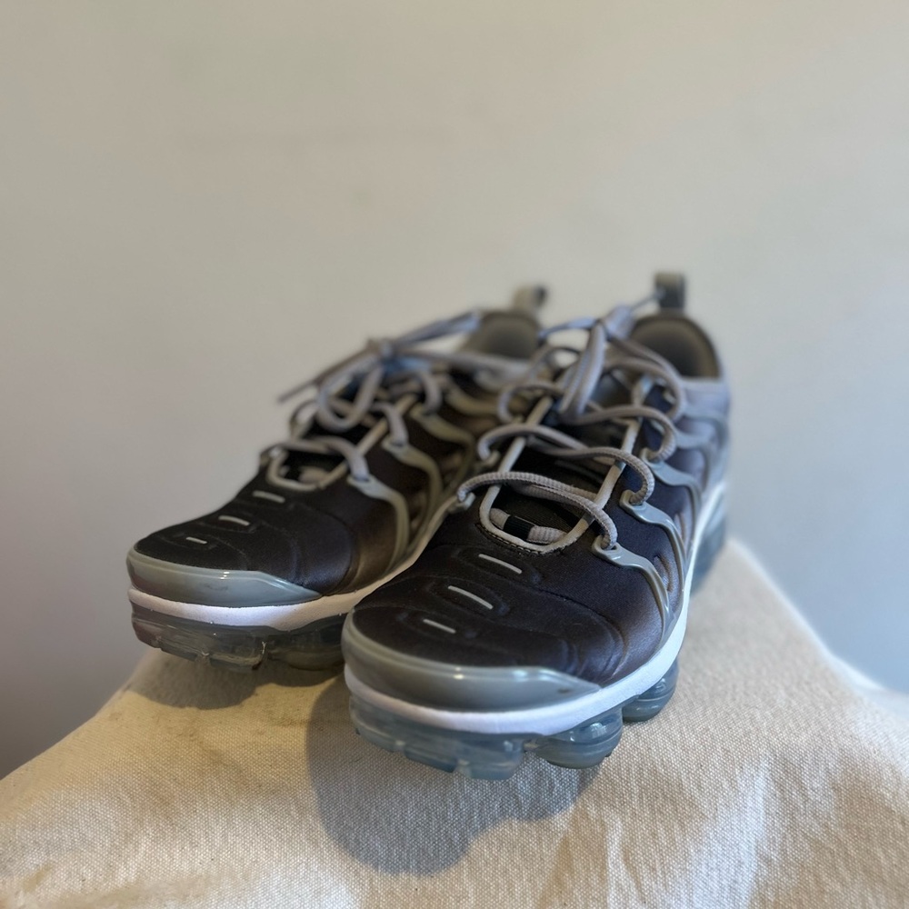 Nike Black and Gray Vapormax Plus